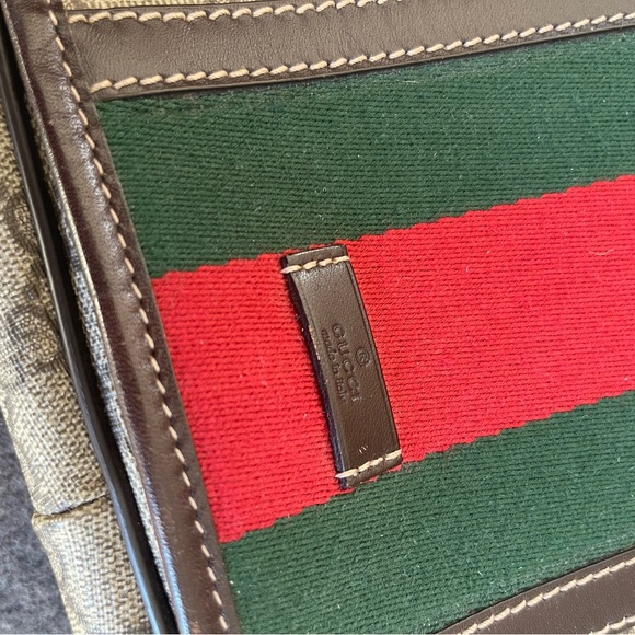 GUCCI Messenger Bag - Picture 4 of 5